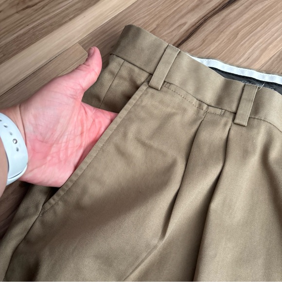 Eddie Bauer Men’s Khaki Pants Size 44x33 Beige Pleated Front - Picture 4 of 8